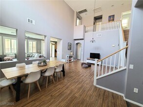 326 Carlisle Crossing St in Las Vegas, NV - Building Photo - Building Photo