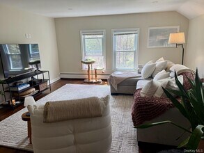 104 Titicus Rd in North Salem, NY - Building Photo - Building Photo