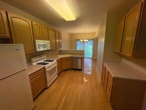 2221 Stoughton Dr in Aurora, IL - Building Photo - Building Photo