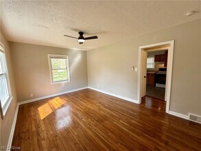 857 Kennebec Ave in Akron, OH - Building Photo - Building Photo