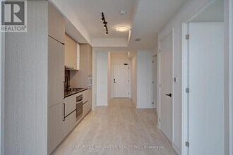 10 Graphophone Grv in Toronto, ON - Building Photo - Building Photo