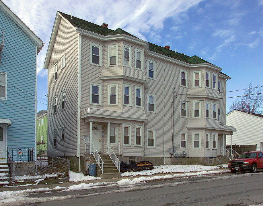 32-42 Home St in Fall River, MA - Building Photo