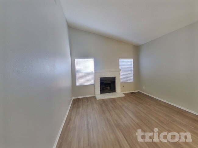 528 Dutchman Ave, Unit 156 in Henderson, NV - Building Photo - Building Photo