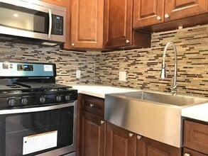 1616 Firestone Blvd in Los Angeles, CA - Foto de edificio - Building Photo