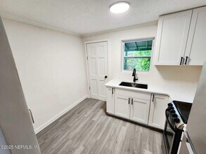 2750 Glen Mawr Rd in Jacksonville, FL - Building Photo - Building Photo
