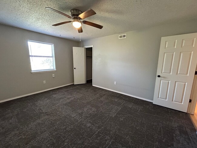 2409-2411 W Magnolia St in Rogers, AR - Foto de edificio - Building Photo