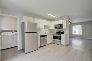 6567 Jupiter Gardens Blvd in Jupiter, FL - Building Photo