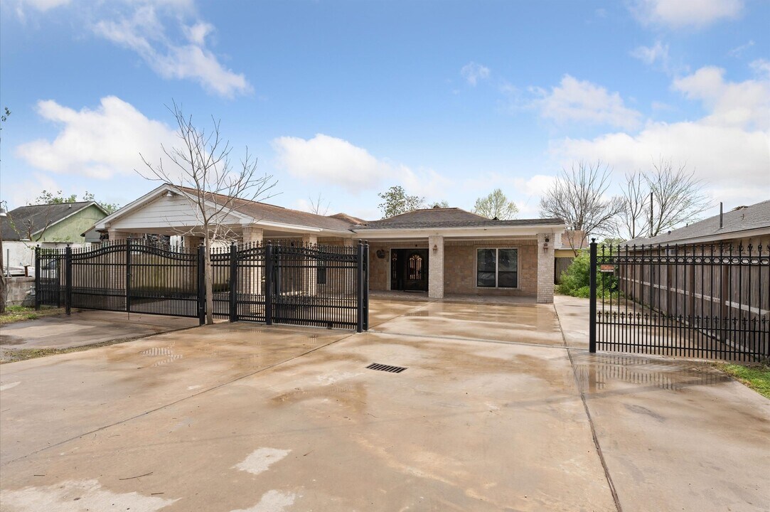 14022 Greenville St in Houston, TX - Building Photo