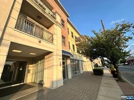 13-23 River Dr in Fair Lawn, NJ - Building Photo