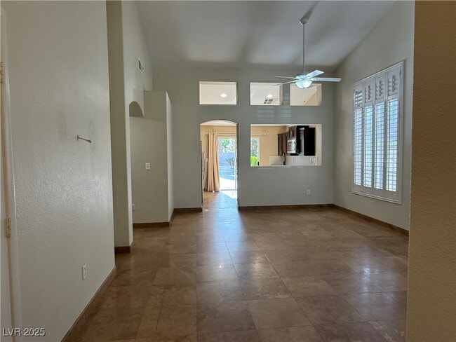 9530 S Soloshine St in Las Vegas, NV - Foto de edificio - Building Photo