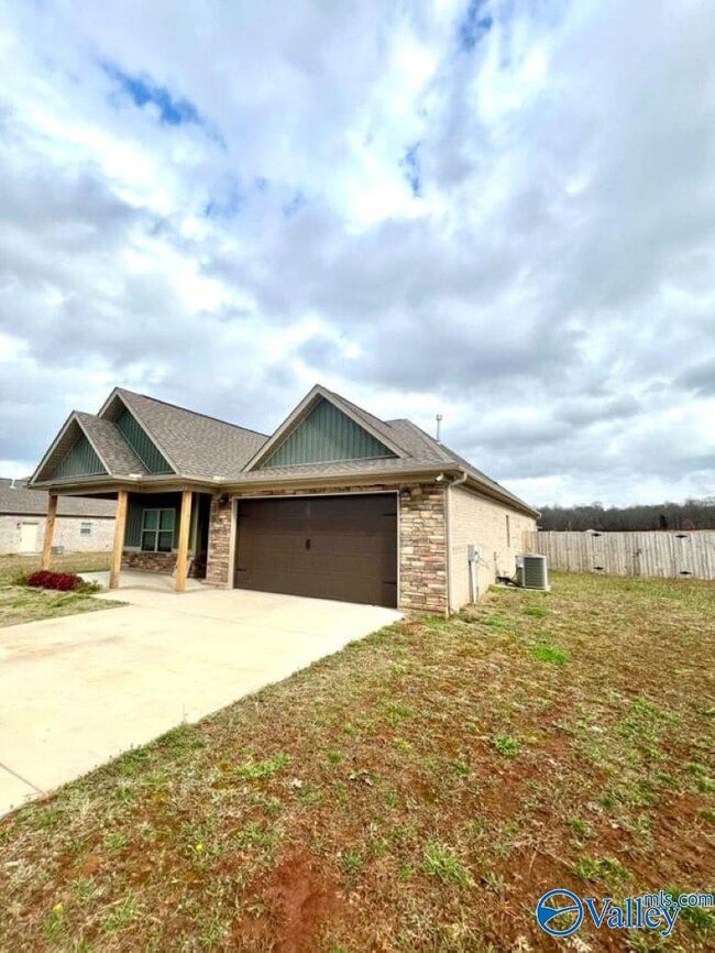 15100 Blackburn Rd in Athens, AL - Building Photo - Building Photo