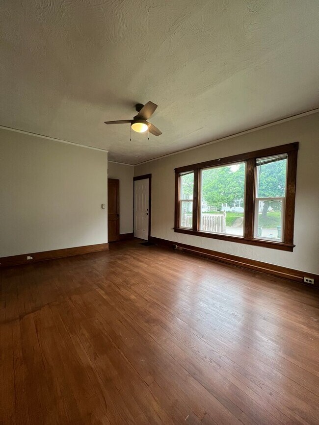 915 5th Ave N, Unit 915 5th Ave North #1 in Fort Dodge, IA - Building Photo - Building Photo