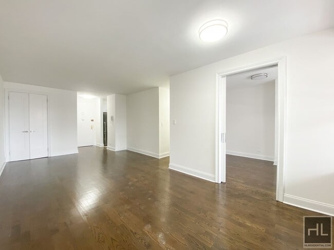 East 82nd Street, Unit 3K in New York, NY - Building Photo - Building Photo