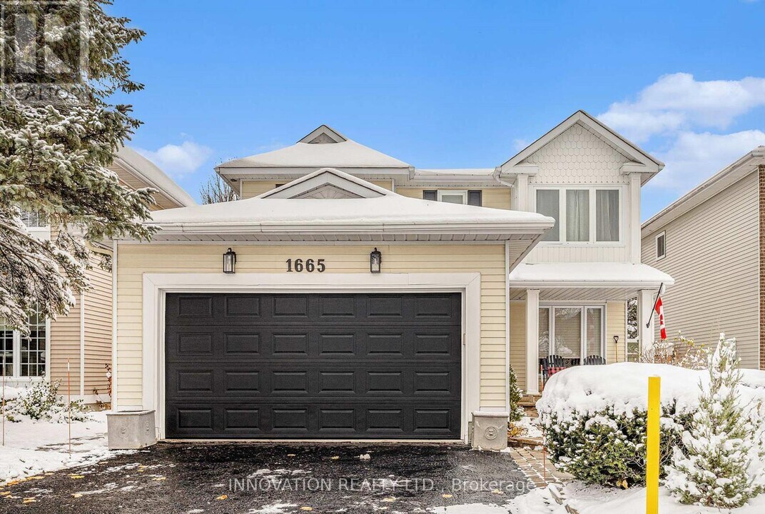 1665 Teakdale Ave in Ottawa, ON - Building Photo