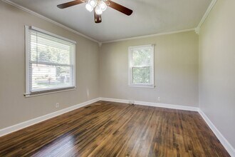 6215 Laredo Ave in Nashville, TN - Building Photo - Building Photo