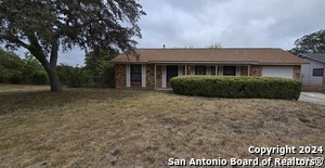 334 Cherrywood Ln in San Antonio, TX - Foto de edificio