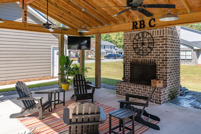 Residence At Battery Creek in Beaufort, SC - Building Photo - Building Photo