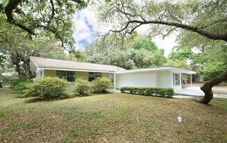 62 Meigs Dr in Shalimar, FL - Building Photo