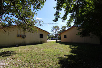 Neil Road Apartments in West Palm Beach, FL - Building Photo - Building Photo