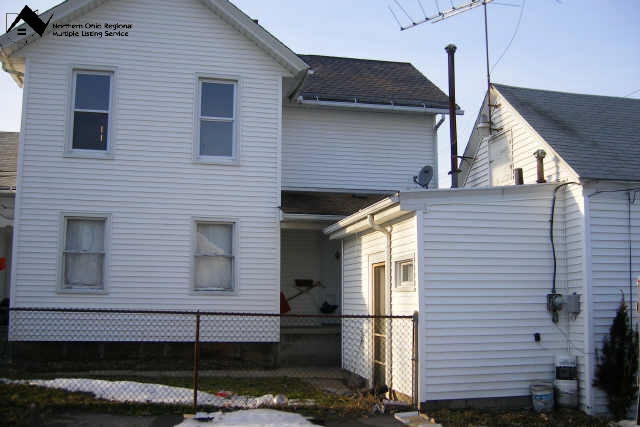 910 Lake Ave in Elyria, OH - Foto de edificio - Building Photo