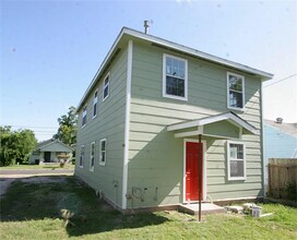 4506 Hershe St in Houston, TX - Foto de edificio - Building Photo
