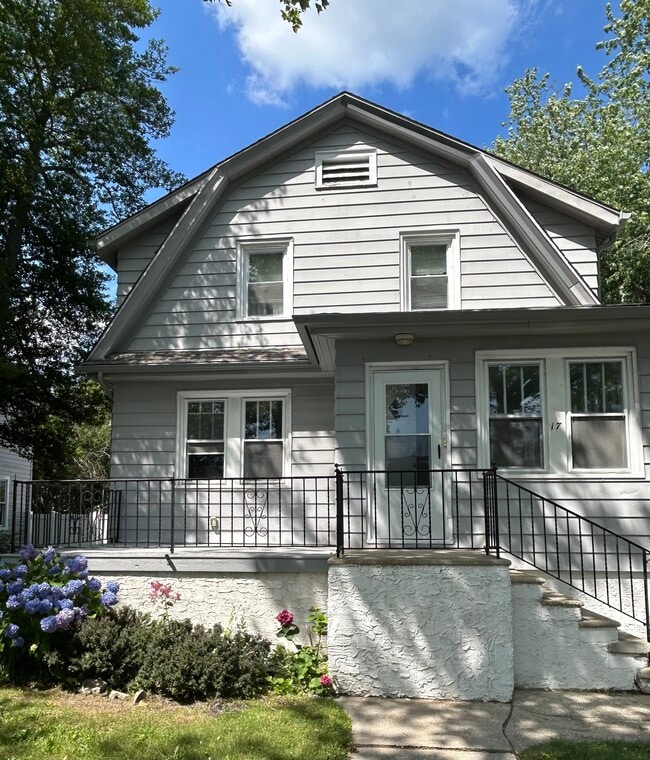 17 E Meyran Ave, Unit 1