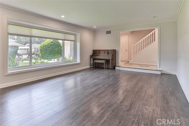 19051 Los Alimos St in Los Angeles, CA - Building Photo - Building Photo