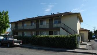 658 Banff St Apartments