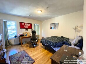 128 Hillside St, Unit 3 in Boston, MA - Building Photo - Building Photo