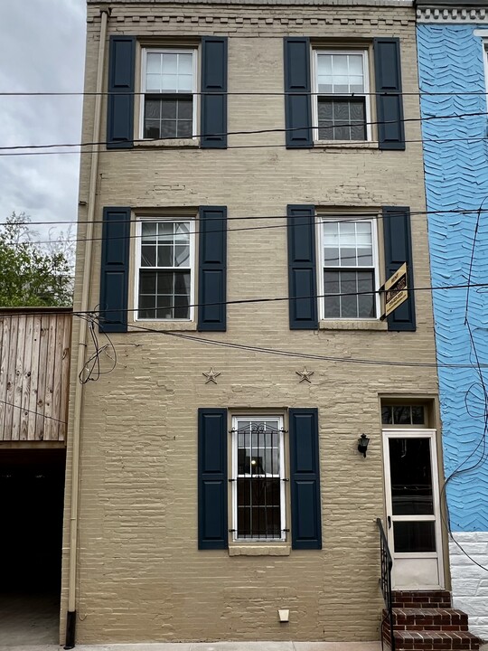 2133 Rodman St in Philadelphia, PA - Building Photo