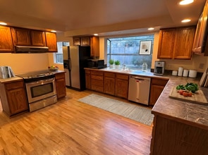 5607 Lakeland Hills Way SE in Auburn, WA - Building Photo - Building Photo