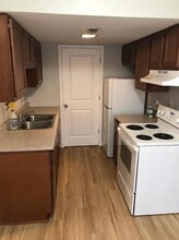 8 Jardin Ct in Collinsville, IL - Building Photo - Building Photo