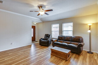 108 Durango Dr in Cross Roads, TX - Building Photo - Building Photo