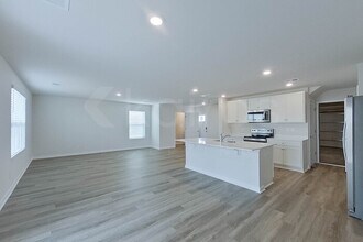 125 Overstreet Way in Springfield, GA - Foto de edificio - Building Photo