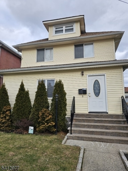 property at 5 Bay Ave