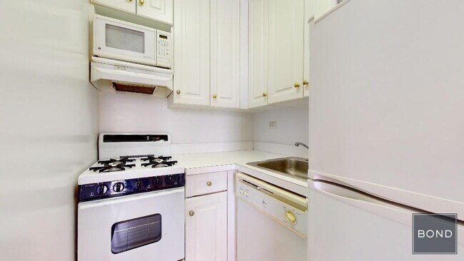 146 W 79th St in New York, NY - Building Photo - Building Photo