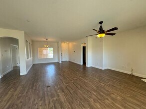 15004 Merlot Cellars Dr in Bakersfield, CA - Building Photo - Building Photo