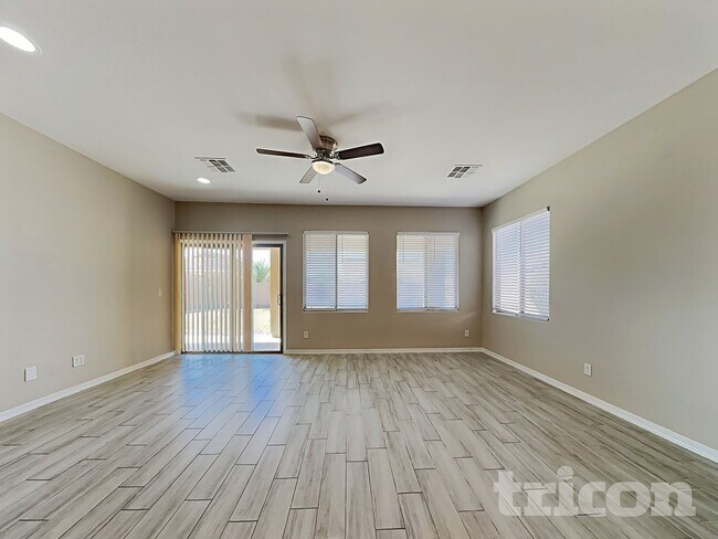 819 W Dana Dr in San Tan Valley, AZ - Building Photo - Building Photo