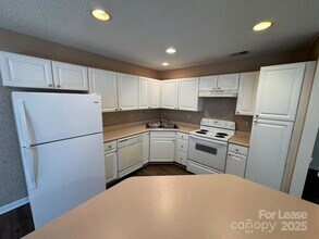 8419 Southgate Commons Dr, Unit 801 in Charlotte, NC - Building Photo - Building Photo