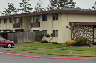 Westwood Garden Apartments in Arcata, CA - Foto de edificio - Building Photo