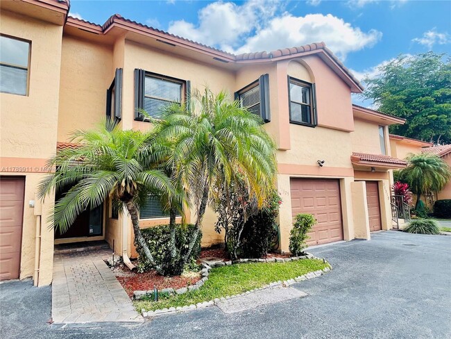 11325 SW 9th Ct in Pembroke Pines, FL - Building Photo - Building Photo