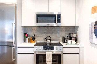 131 Seaport Blvd in Boston, MA - Building Photo - Building Photo