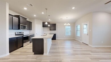 2148 Chief St in Bryan, TX - Foto de edificio - Building Photo