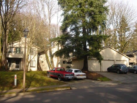 7191-7201 SW Montauk Cir in Lake Oswego, OR - Foto de edificio