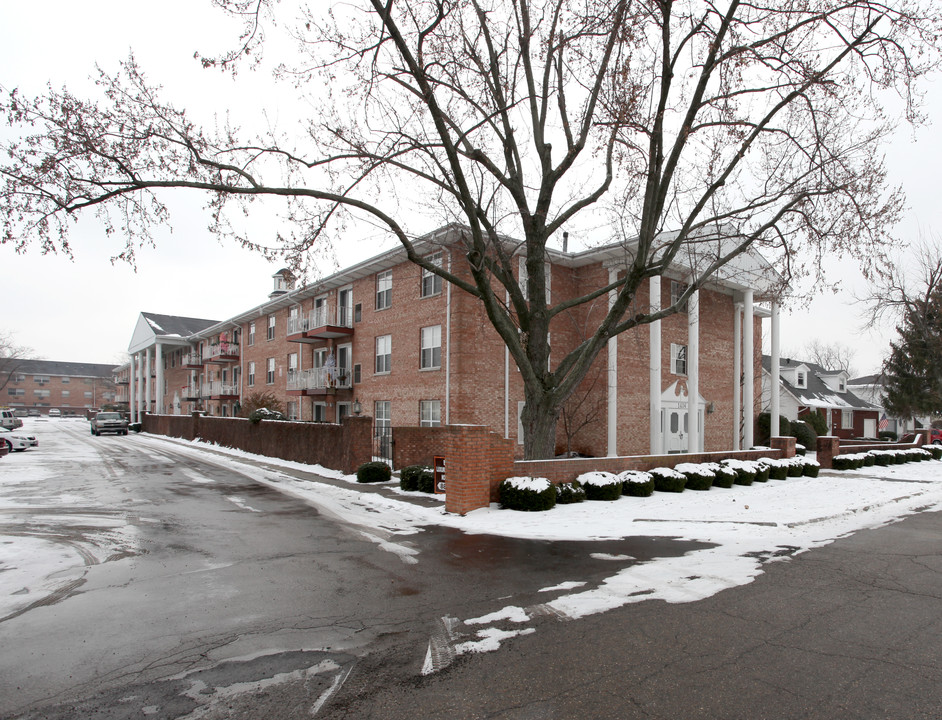 Regency Plaza in Columbus, OH - Building Photo