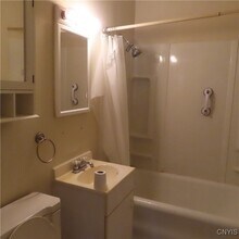 105 Twin Hills Dr, Unit 7 in Syracuse, NY - Building Photo - Building Photo