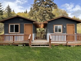 1410 E St in Homer, AK - Building Photo