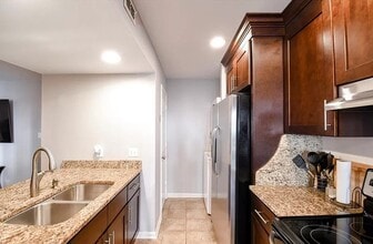 4351 Beasley Ct, Unit 1 in Virginia Beach, VA - Building Photo - Building Photo