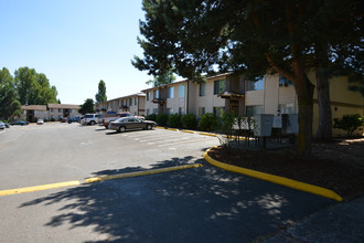 Royvonne Hills  Apartments in Salem, OR - Building Photo - Building Photo