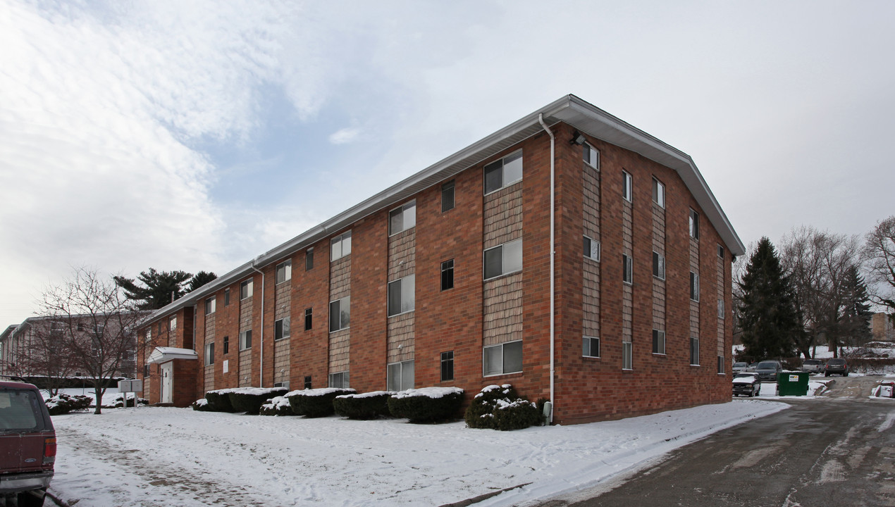 Park Avenue Apartments in West Mifflin, PA - Foto de edificio